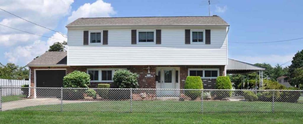 Read more about the article Fencing Solutions for Pet-Friendly Yards